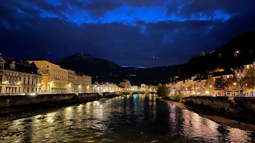 Cosy And Calm In Grenoble City Heart With Free And Large Parking Q-Park Chavant Luaran gambar
